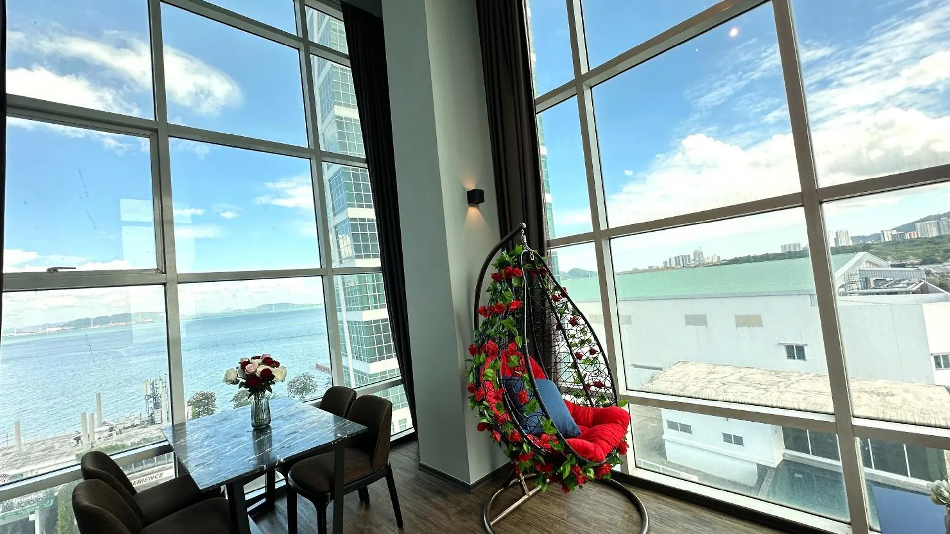 Amazing Seaview Duplex George Town Maritime Suites 07 Apartment