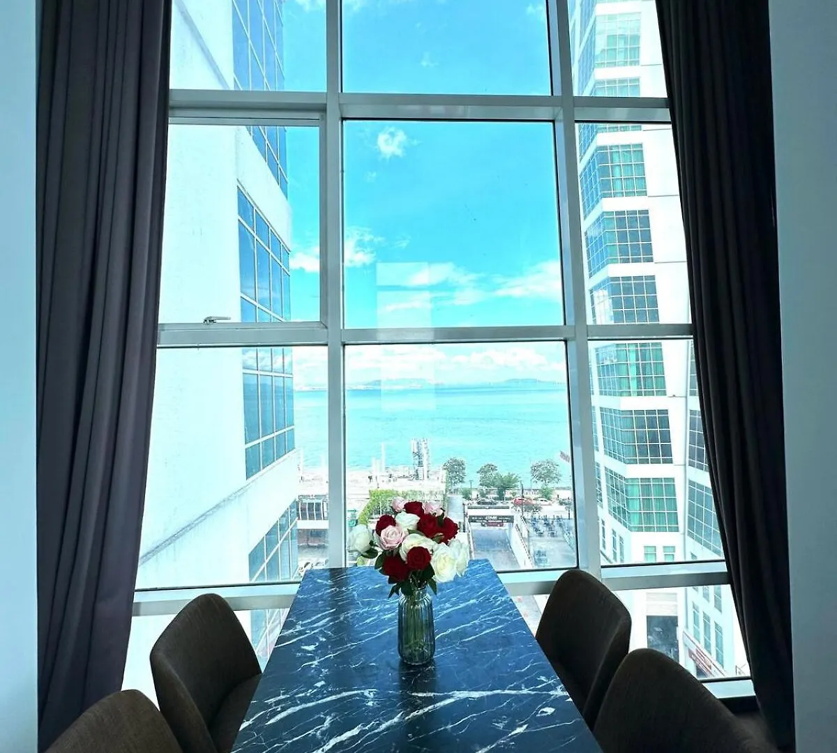 Apartment Amazing Seaview Duplex George Town Maritime Suites 07