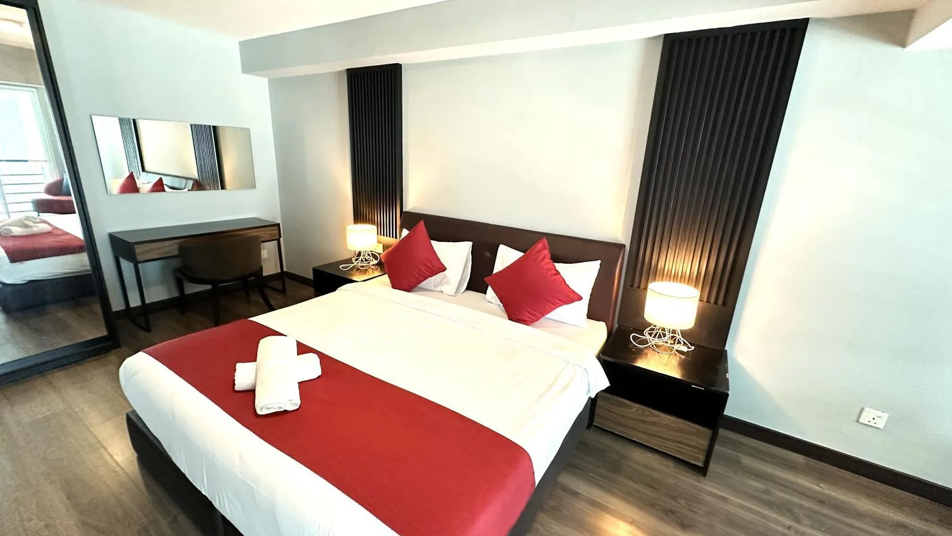 Daire Amazing Seaview Duplex George Town Maritime Suites 07