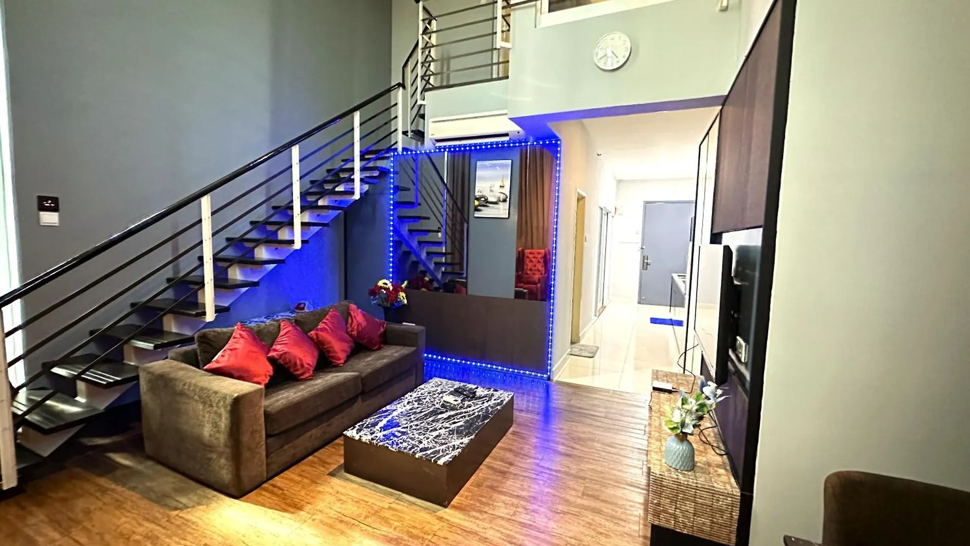 Apartment Amazing Seaview Duplex George Town Maritime Suites 07