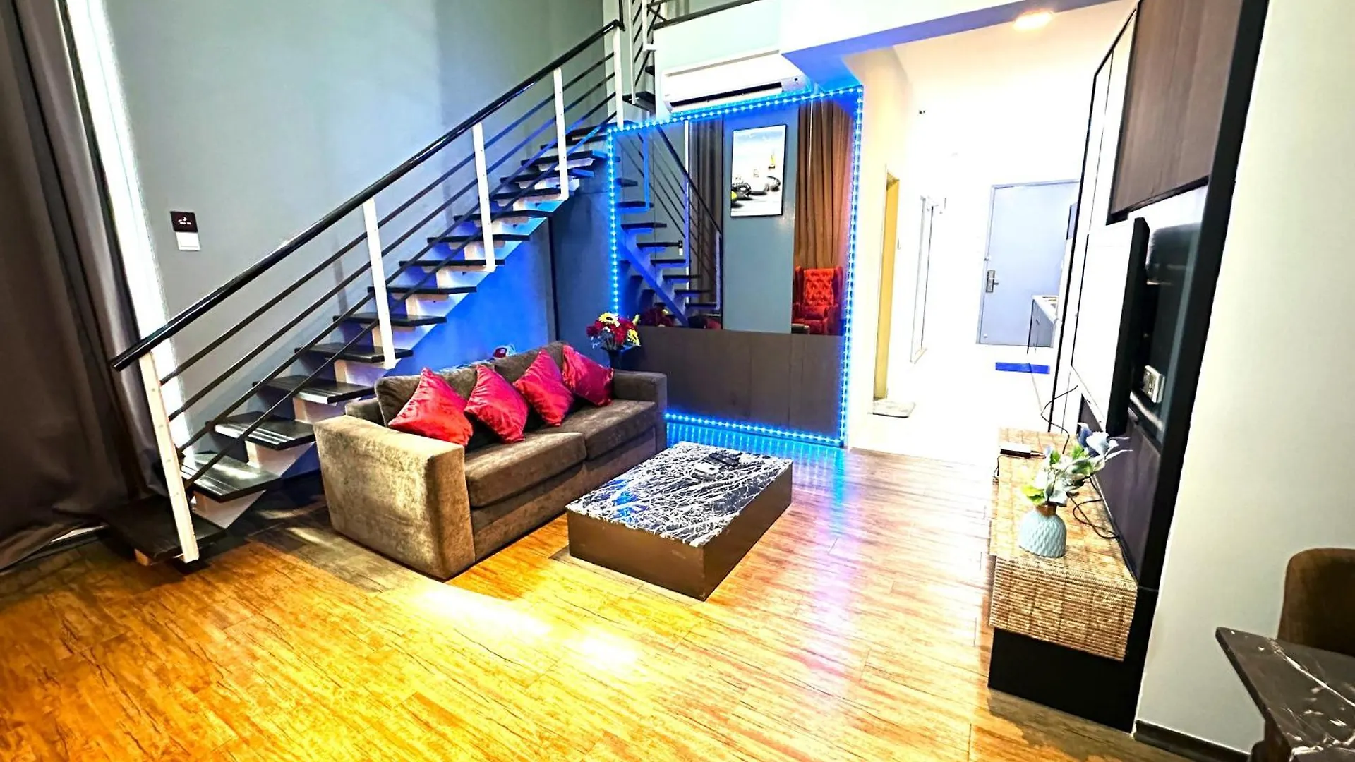 Apartment Amazing Seaview Duplex George Town Maritime Suites 07