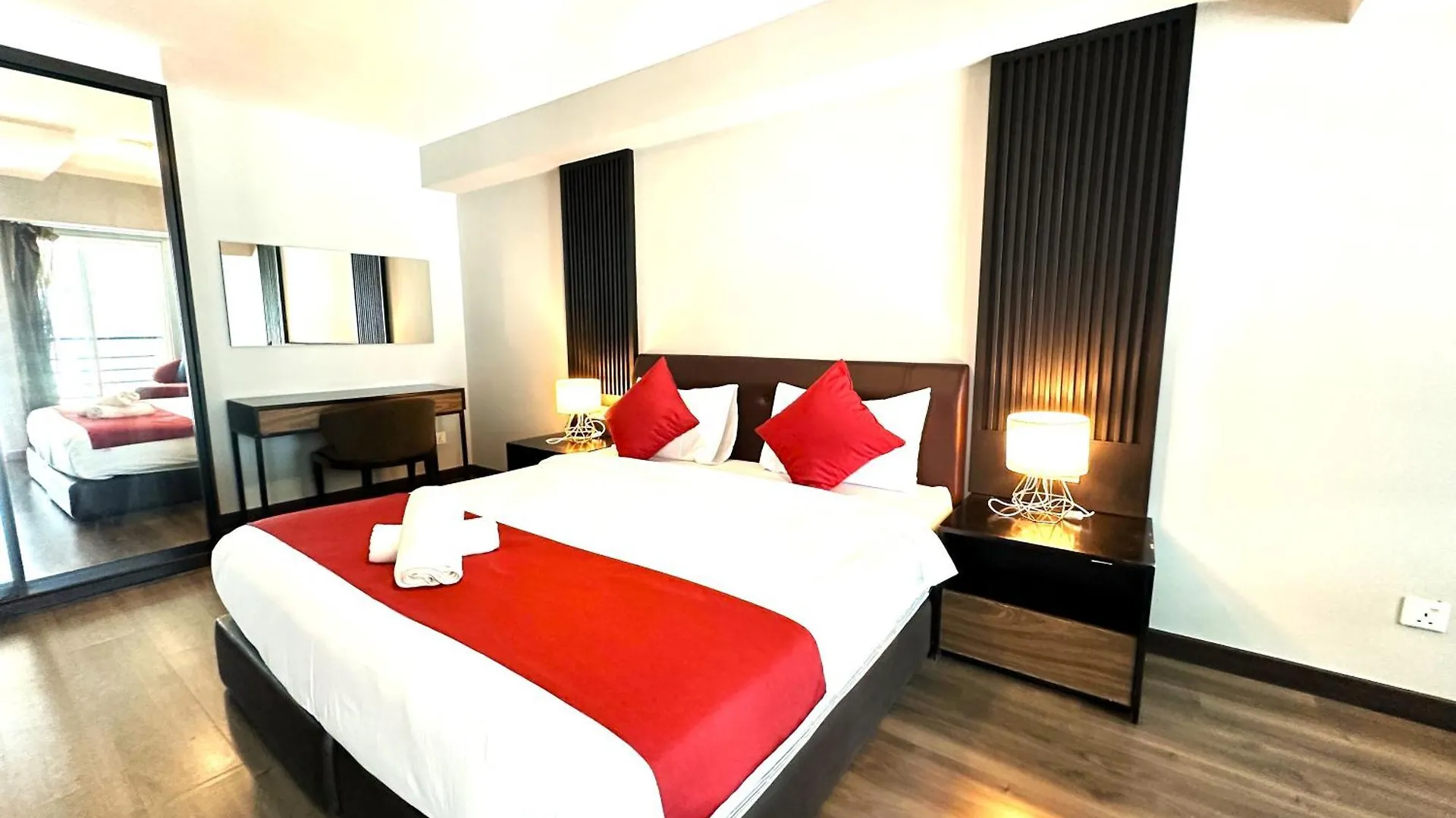 Amazing Seaview Duplex George Town Maritime Suites 07 0*,  Malezya