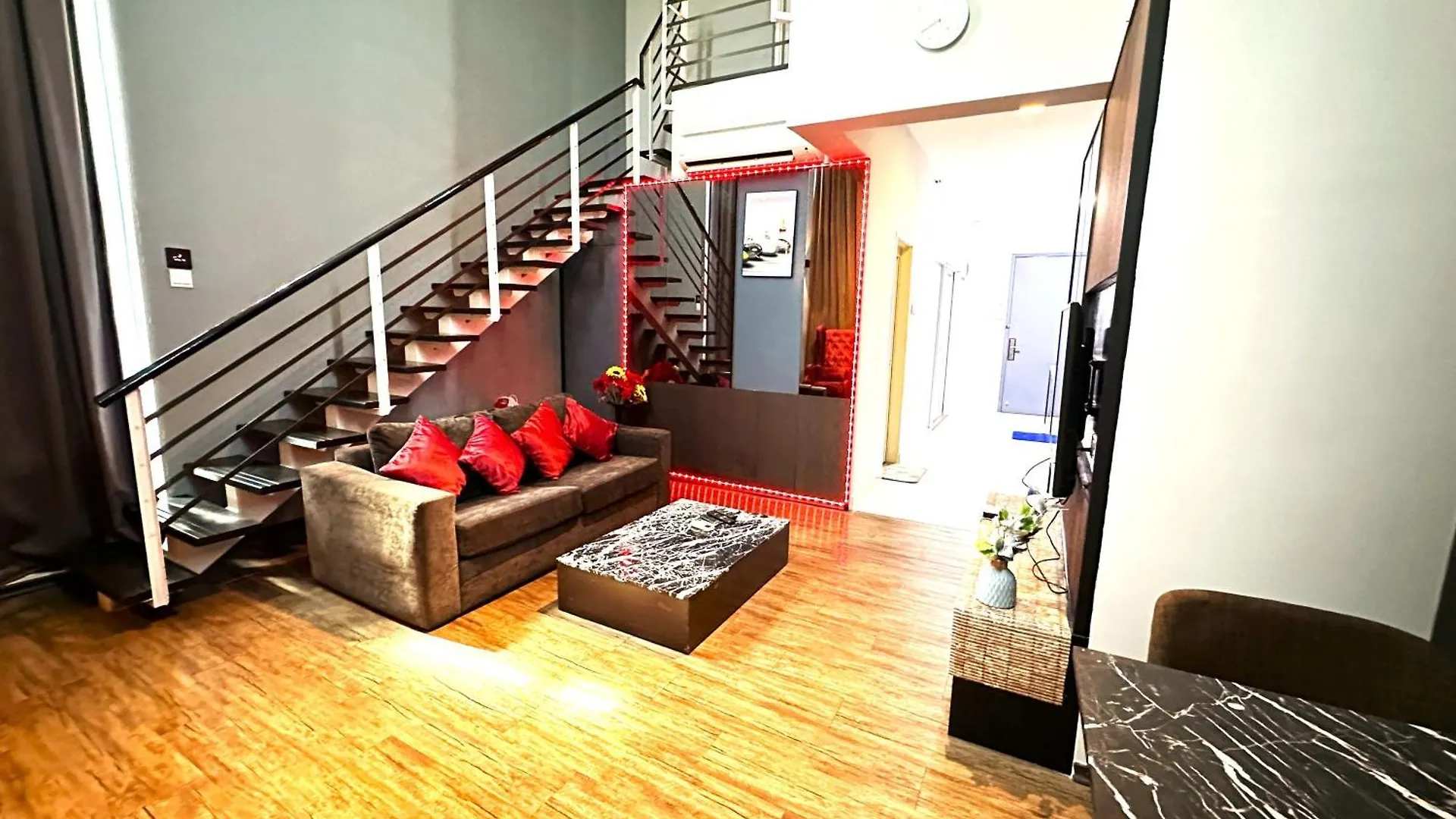 Amazing Seaview Duplex George Town Maritime Suites 07 Apartment
