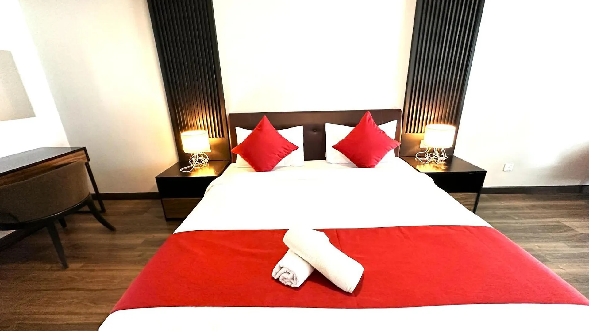 Daire Amazing Seaview Duplex George Town Maritime Suites 07 Malezya